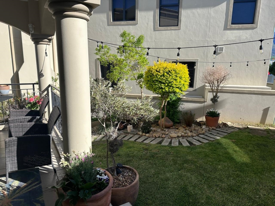 To Let 5 Bedroom Property for Rent in Rome Glen Western Cape